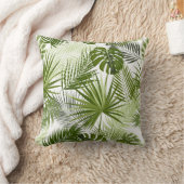 a lush, tropical leaf pattern クッション (ブランケット)