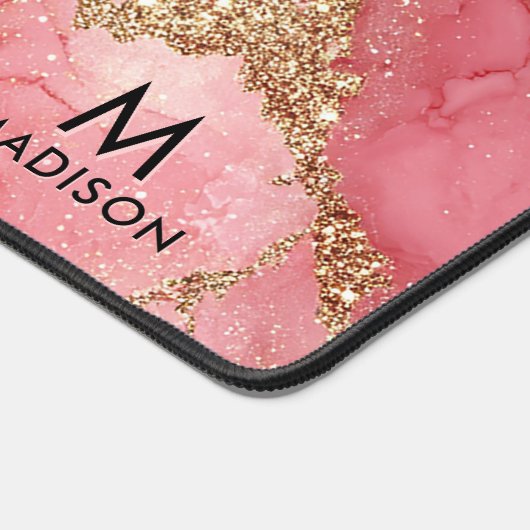 A luxurious pink marble background デスクマット (コーナー)