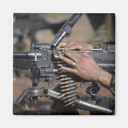 A MarineがM-240Gマシンガンを搭載 マグネット (正面)