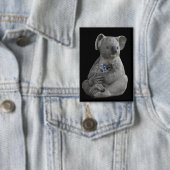 A Mother’s Embrace 缶バッジ (インサイチュ)