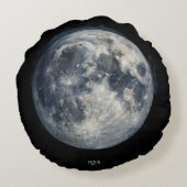A painting of the moon in a space ラウンドクッション (裏面)