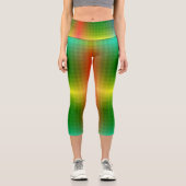 A person wearing vibrant, gradient leggings  カプリレギンス (正面)