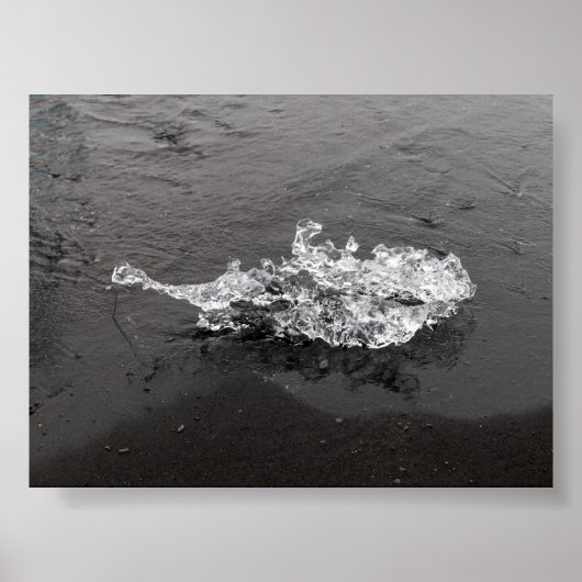 A piece of Ice in the Diamond beach ポスター (正面)