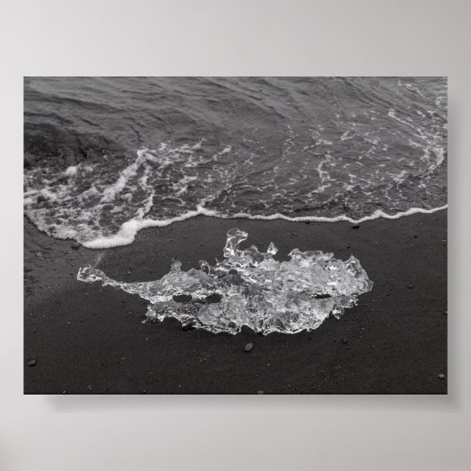 A piece of Ice in the Diamond beach ポスター (正面)