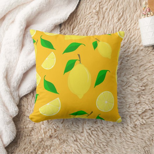 A pillow with a lemon pattern クッション (ブランケット)