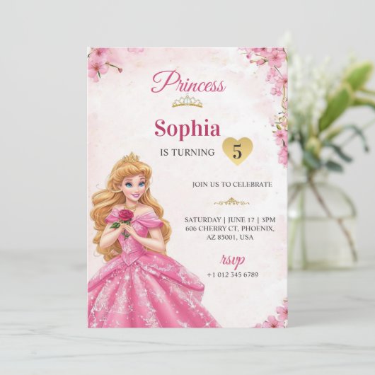 A pink princess-themed birthday invitation  招待状 (スタンド正面)