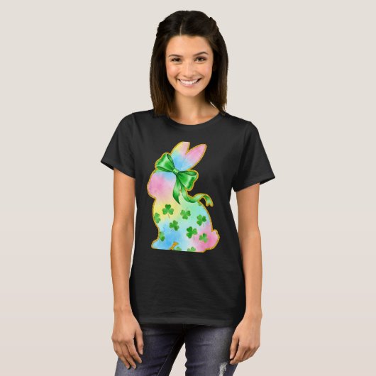 A Rainbow Rabbit With Green Bow And Shamrock St Pa Tシャツ (正面フル)