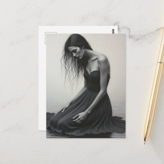 A Sad Woman Kneels in the Water Black and White ポストカード (正面/裏面インサイチュ)