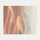 A Serene and Stunning Desert Landscape Featuring R フリースブランケット (正面(横))