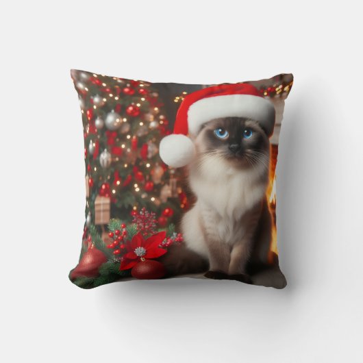A Siamese cat with Santa hat  クッション (正面)