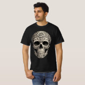 A skull adorned with silver and floral designs tシャツ (正面フル)