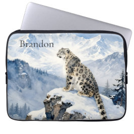A Snow Leopard on Snowy Peak Personalized ラップトップスリーブ