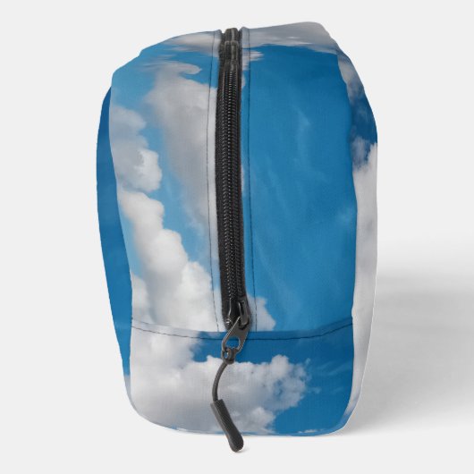 A softness to the clouds ドップキット (右)