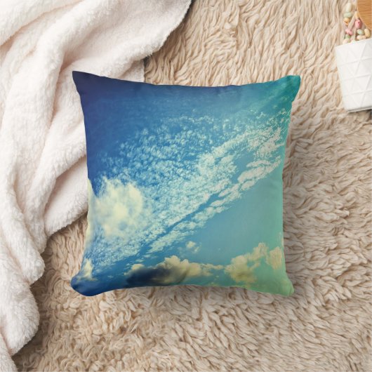 A sprinkling of clouds クッション (ブランケット)