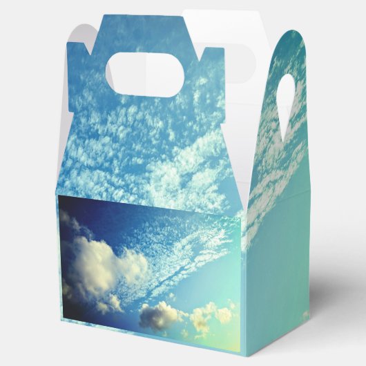 A sprinkling of clouds フェイバーボックス (オープン)