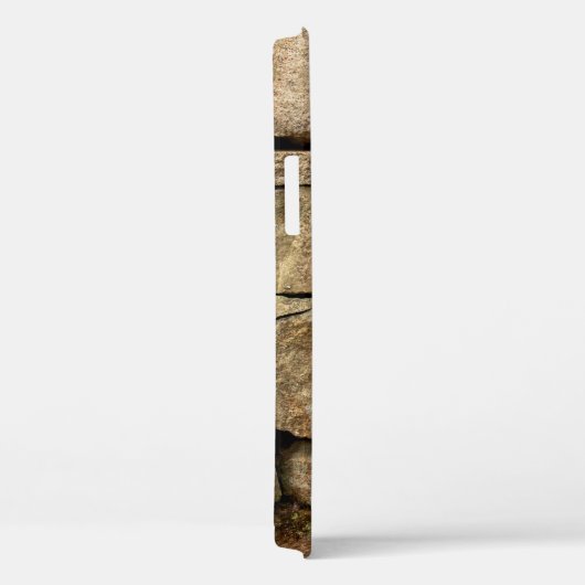 A stone wall made of cobblestones background textu Case-Mate iPhoneケース (裏面 / 右)