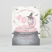 A Sweet Little Boo Is Almost Due Pink Baby Shower 招待状 (スタンド正面)