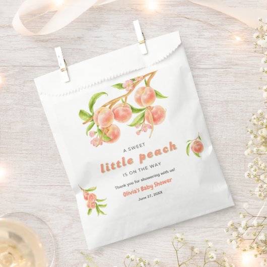 A Sweet Little Peach Fruit Baby Shower フェイバーバッグ (クリップ留めされた状態)