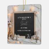 A sweetly sitting giraffe pregnancy announcement セラミックオーナメント (左)