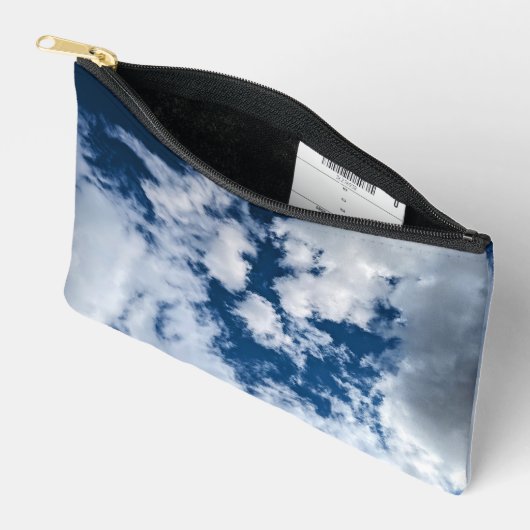 A swirl in the clouds アクセサリーポーチ (見開き)
