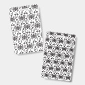 A symmetrical monochrome design featuring intricat バッジ (正面&裏面)