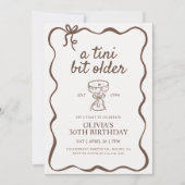 A Tiniビットより古い茶色のエスプレッソマルティーニ誕生日 招待状 (正面)