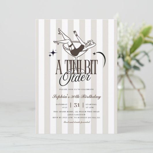 A Tiniビットより年上のエスプレッソ女の子Martini誕生日 招待状 (スタンド正面)