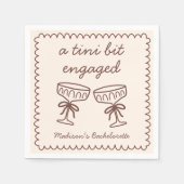 A Tiniビット婚約したエスプレッソMartiniバチェロレッテ スタンダードカクテルナプキン (正面)