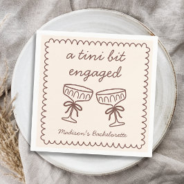 A Tiniビット婚約したエスプレッソMartiniバチェロレッテ スタンダードカクテルナプキン