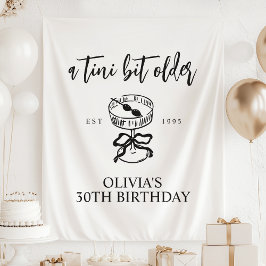 A Tiniビット年上のMartini誕生日パーティーの背景 タペストリー