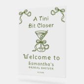 A Tini Bit Closerブライダルシャワーへようこそ アクリルサイン (傾斜)