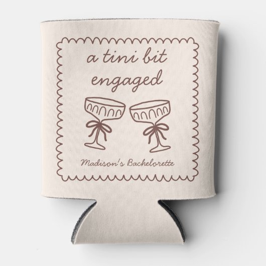 A Tini Bit Engaged Espresso Martini Bachelorette 缶クーラー (正面)