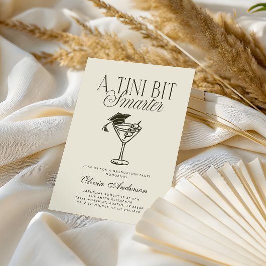 A Tini Bit Smarter Green Graduation 招待状