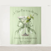 A tini One is on the Way Bow Martini Baby Shower タペストリー (正面)