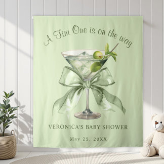 A tini One is on the Way Bow Martini Baby Shower タペストリー