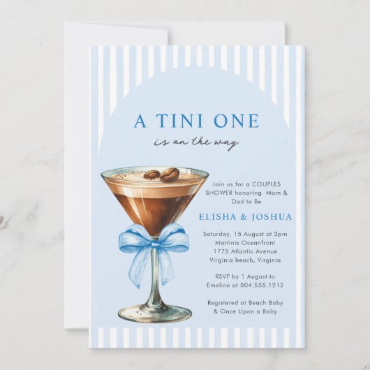 A Tini One Is on the Way Boy Couples Baby Shower 招待状 (正面)