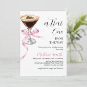 A Tini One On The Way Espresso Martini Baby Shower 招待状 (スタンド正面)