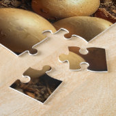 a tiny dinosaur in a nest of eggs ジグソーパズル (側面)