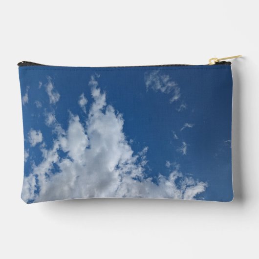 A triangle of clouds アクセサリーポーチ (裏面)