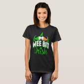 A Wee Bit Irish Shamrock Flag Snarky St Patricks D Tシャツ (正面フル)