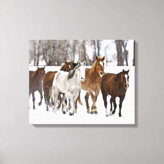 A Winter Scenic of Running Horses キャンバスプリント (正面)