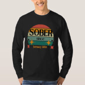 AA NA Celebrate Sobriety Since January 2010 Sober  Tシャツ (正面)