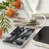 Abandoned Stuffed Teddy Bear Under Tree キーホルダー (正面右)