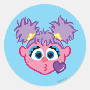 Abbyはキスの投げに直面します ラウンドシール