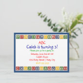 ABCアルファベットブロック1番目のベビー誕生日招待状 招待状 (スタンド正面)