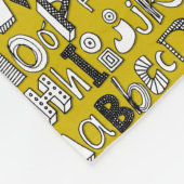 ABC黄 フリースブランケット (角)