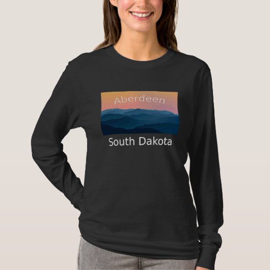 Aberdeen South Dakota Mountain sunset hometown Tシャツ (正面)