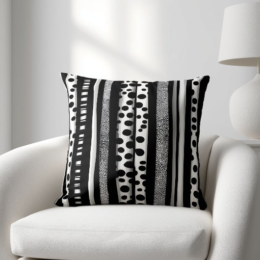 Abstract Black and White Striped クッション