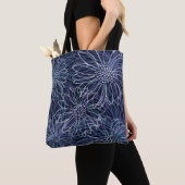 Abstract Blue and White Coastal Floral トートバッグ (クローズアップ)