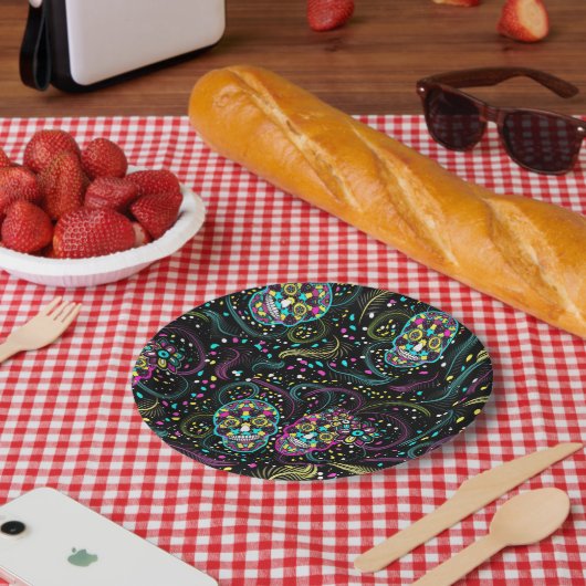 Abstract Colorful Spooky Skulls Halloween ペーパープレート (ピクニック)